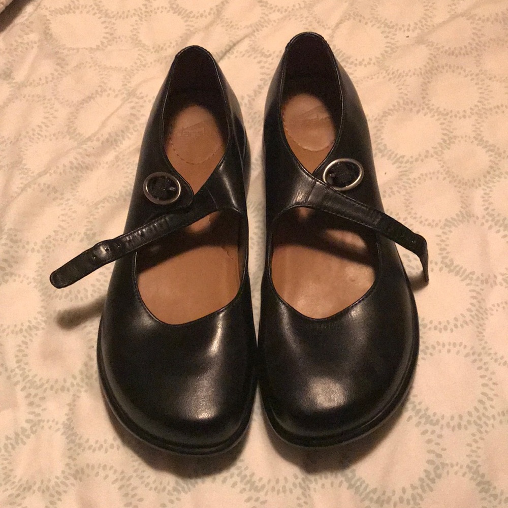 Dansko 37 Mary Janes